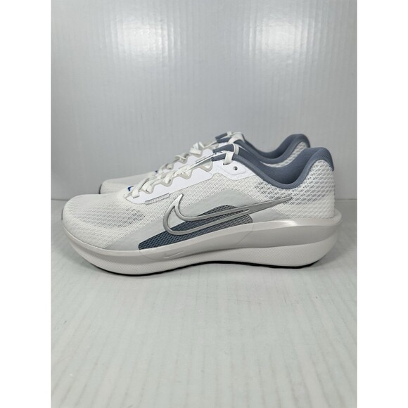 Size 8 Nike Downshifter 13 Mens Running Shoe Sneaker White Silver FD6454-102 NEW - Picture 3 of 8